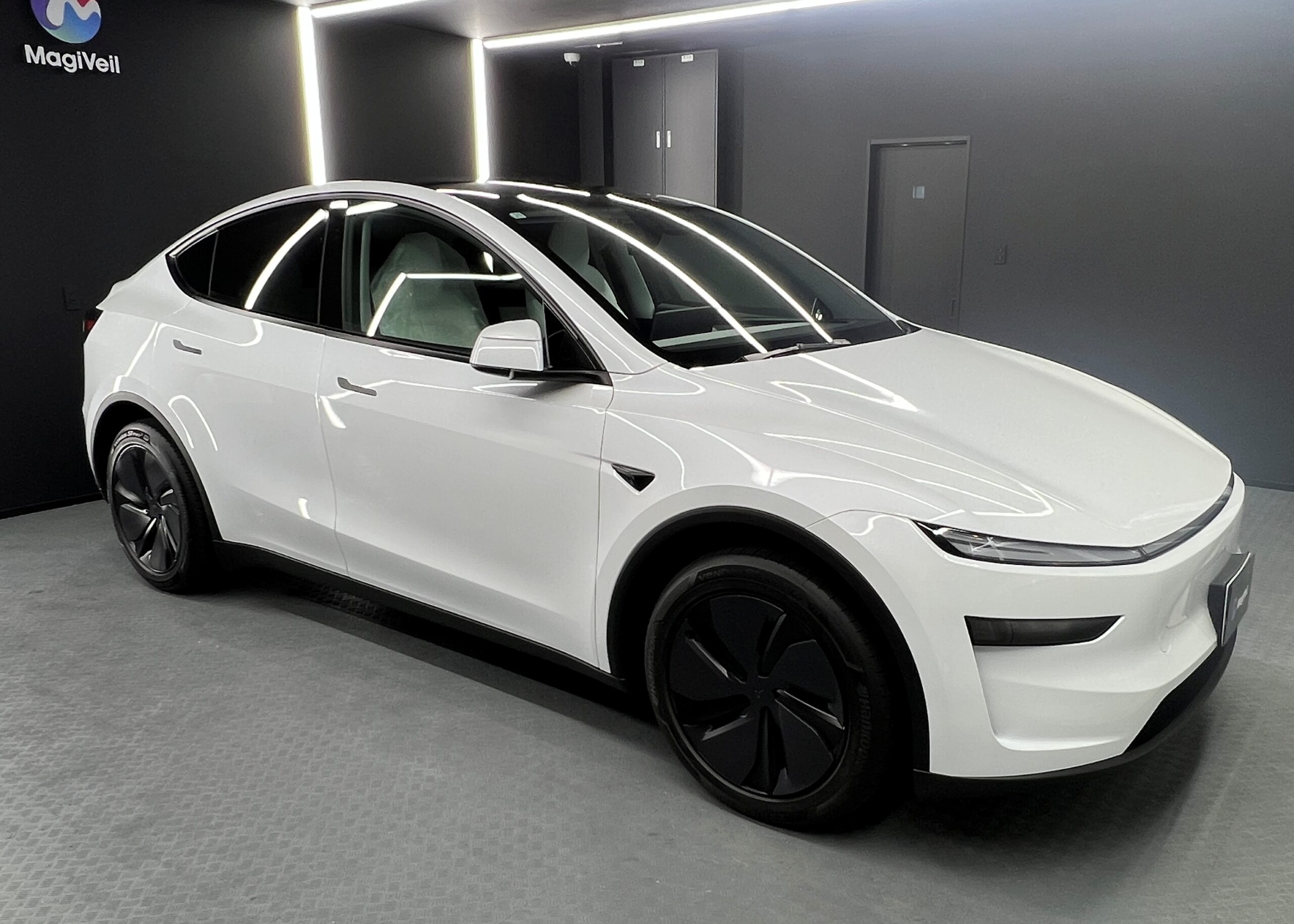 【Tesla Model Y】マジベル セラミックRGCコート、マジベルインテリアコーティング施工のご紹介
