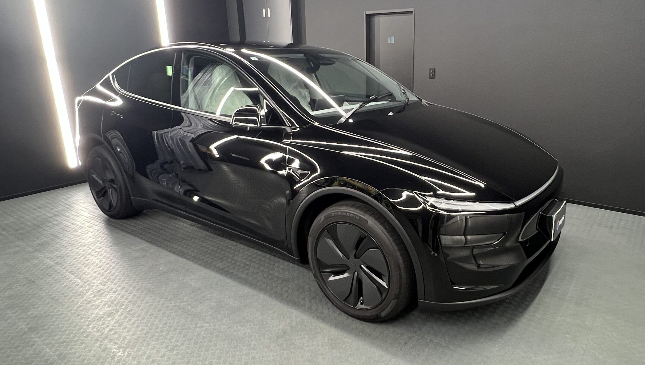 【Tesla Model Y】マジベルインテリアコーティング施工のご紹介