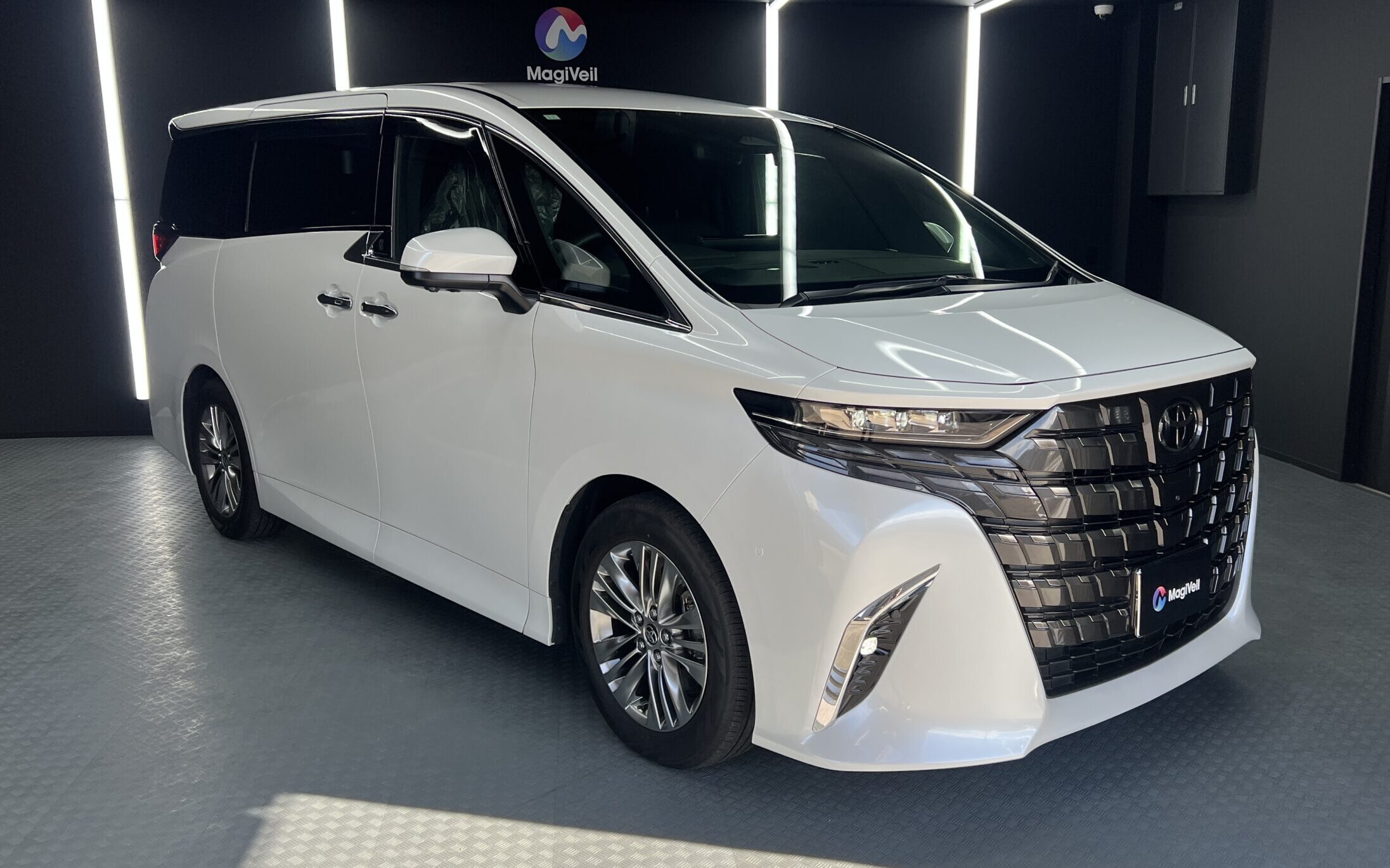 【TOYOTA  ALPHARD Z】内/外装コーティング施工のご紹介